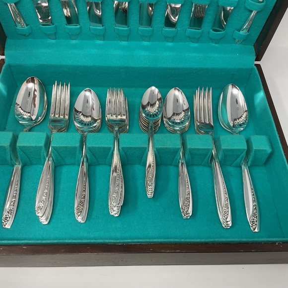 Wm. Rogers MFG. CO. Starlight / Queen Mary 1953 Flatware Silver plated Set for 8 - Picture 2 of 9